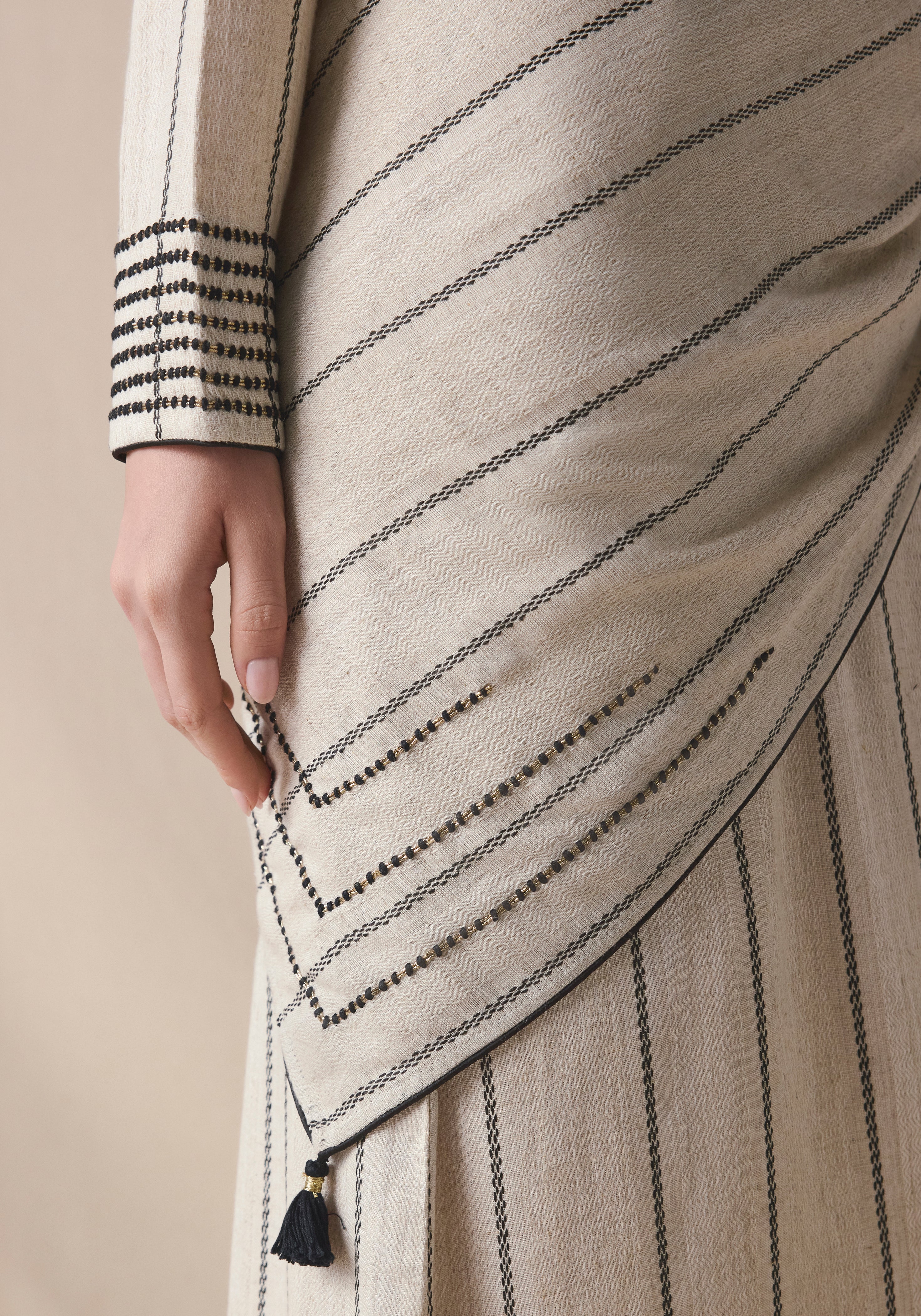 Striped Kaftan with bandana in black details