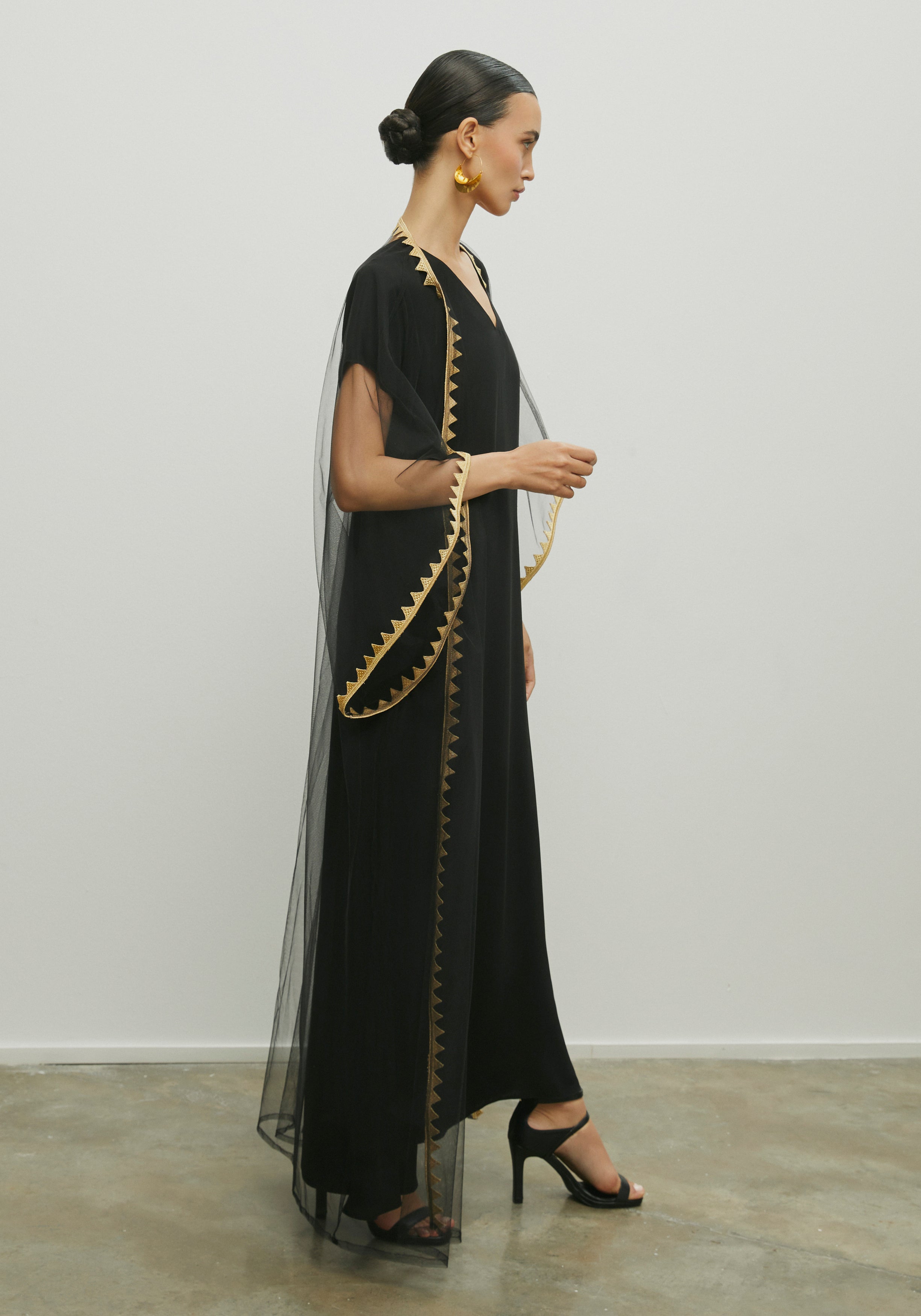 TULLE BLACK AND GOLD ABAYA/SHAYLA