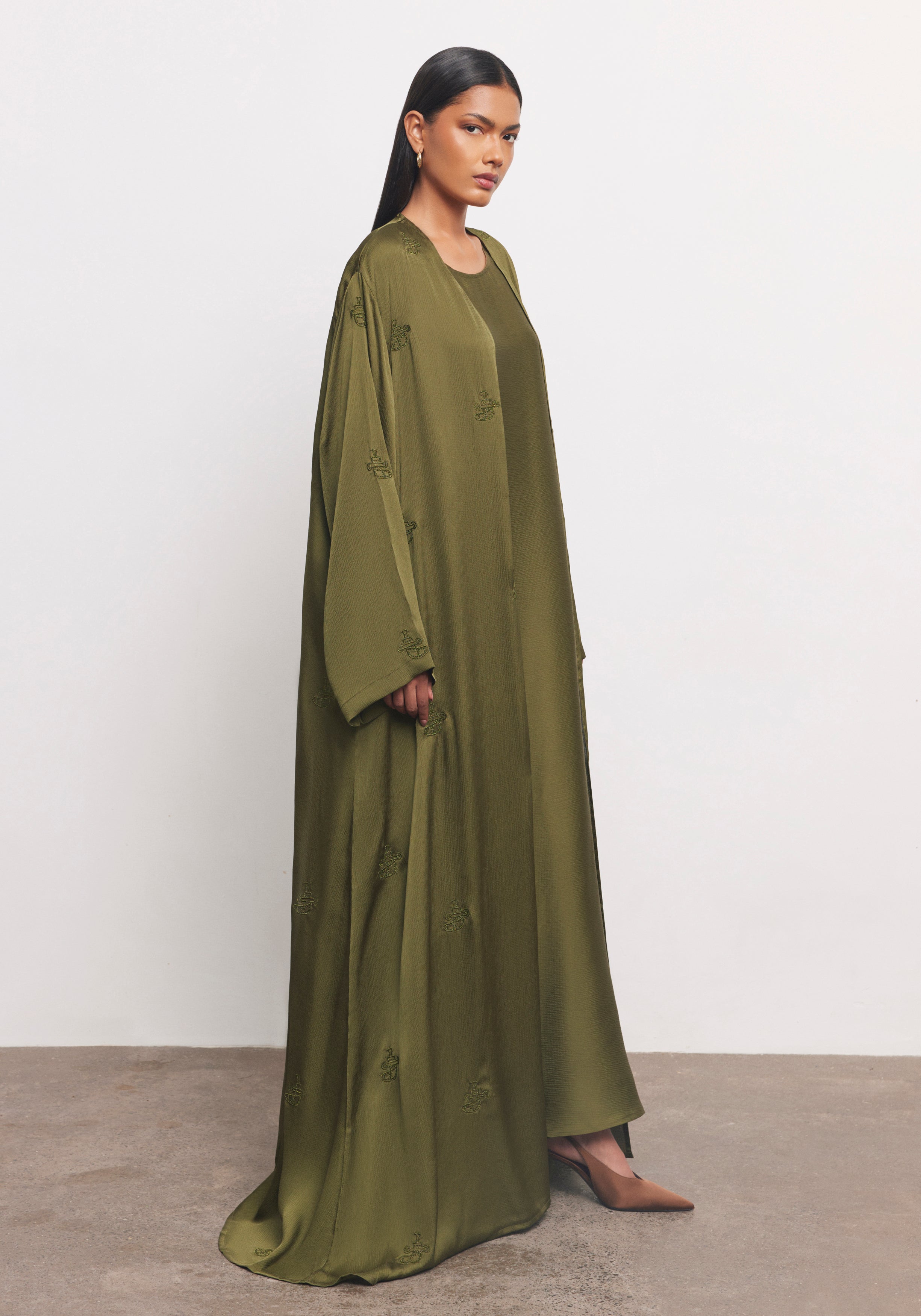 Olive Abaya & Shayla in Khanjar Style