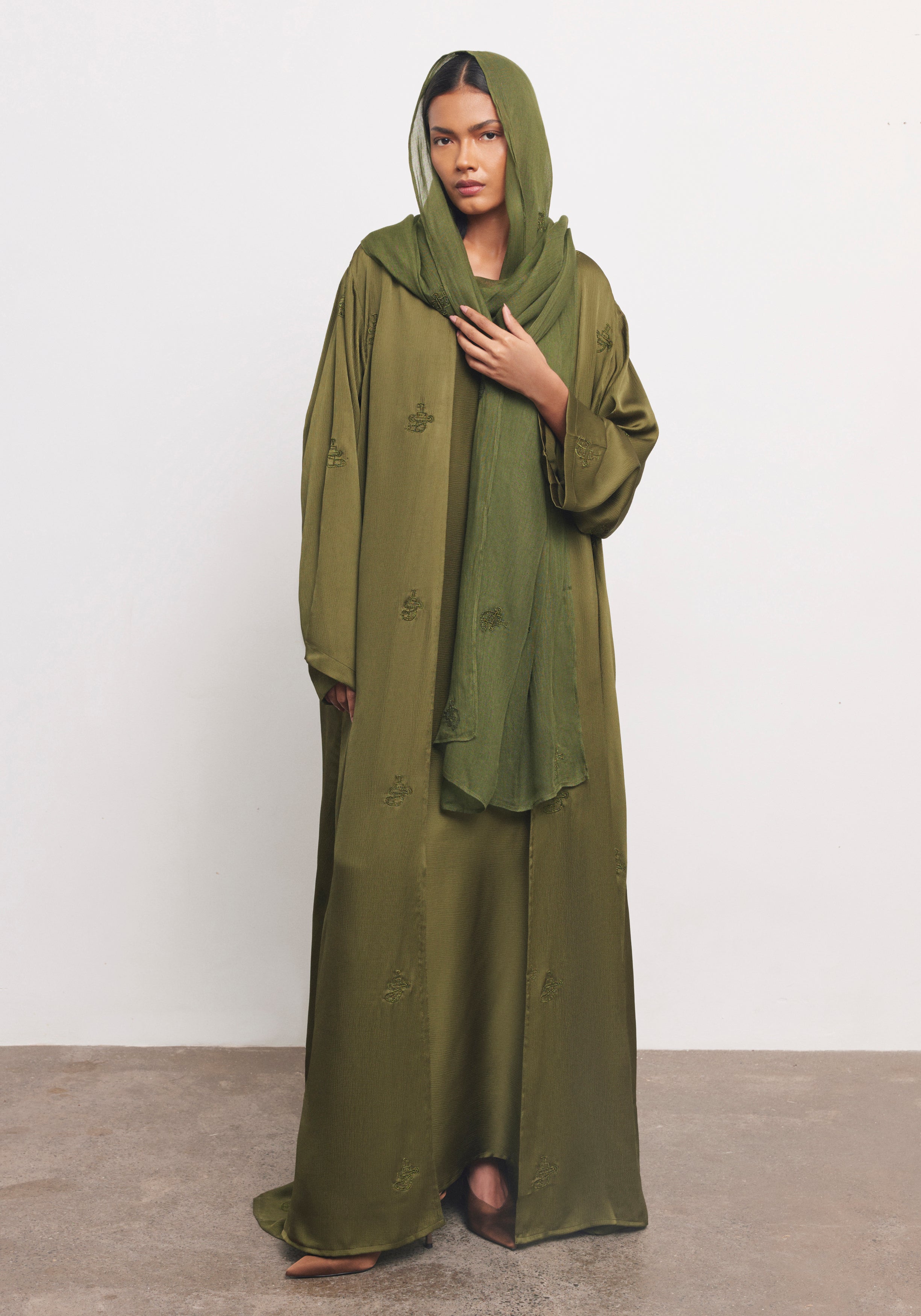 Olive Abaya & Shayla in Khanjar Style