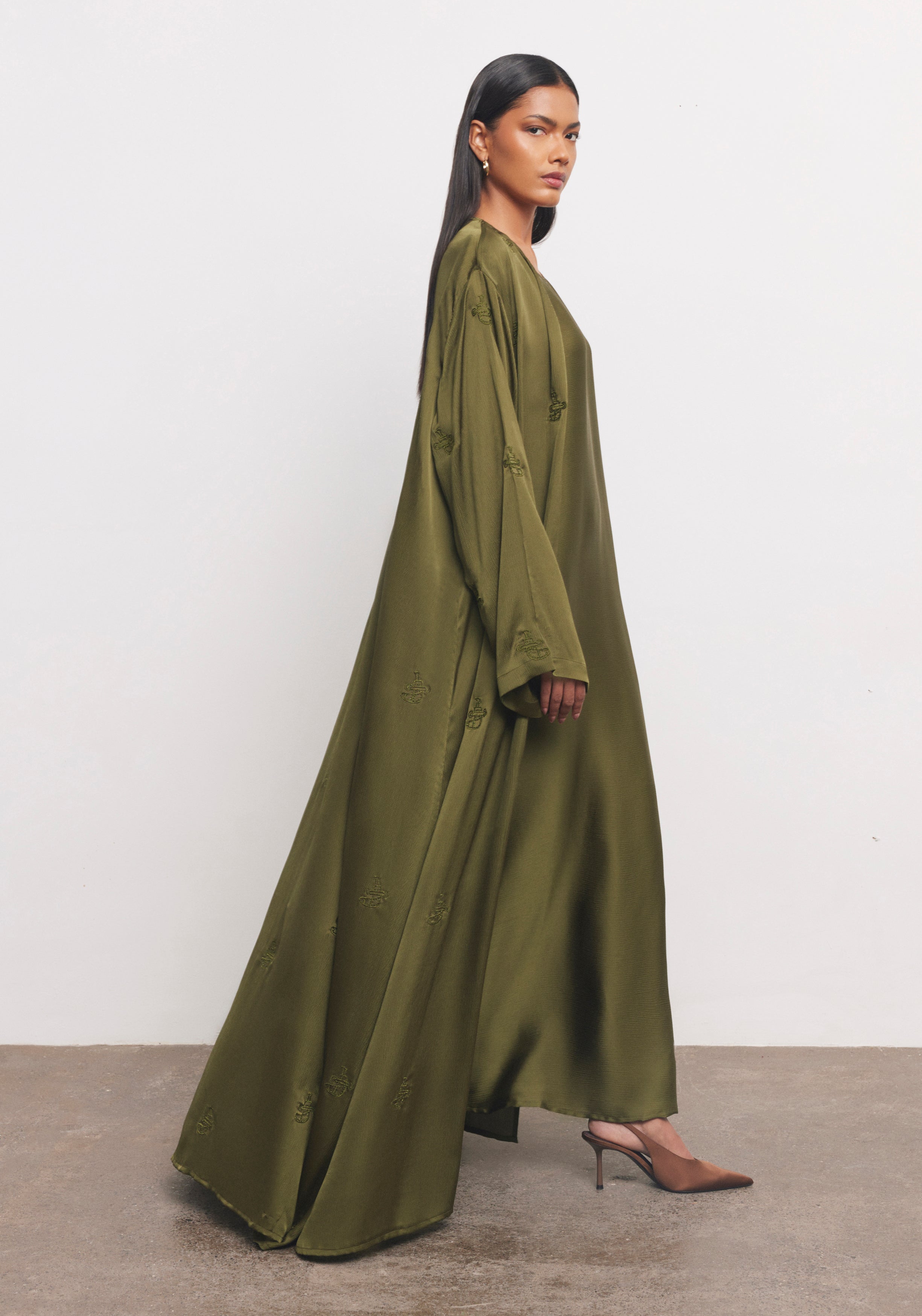 Olive Abaya & Shayla in Khanjar Style