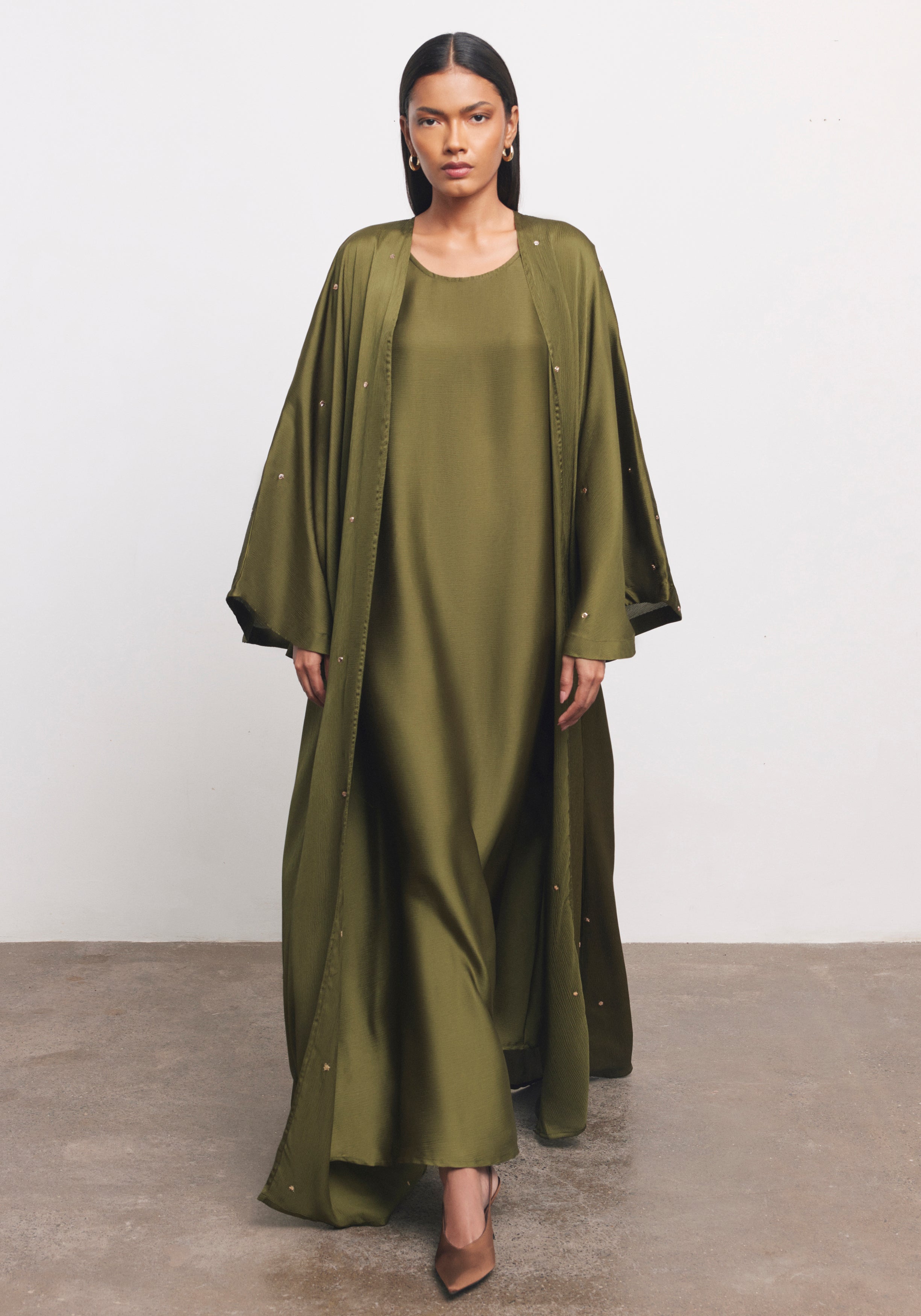 Olive Abaya & Shayla in Dot Style
