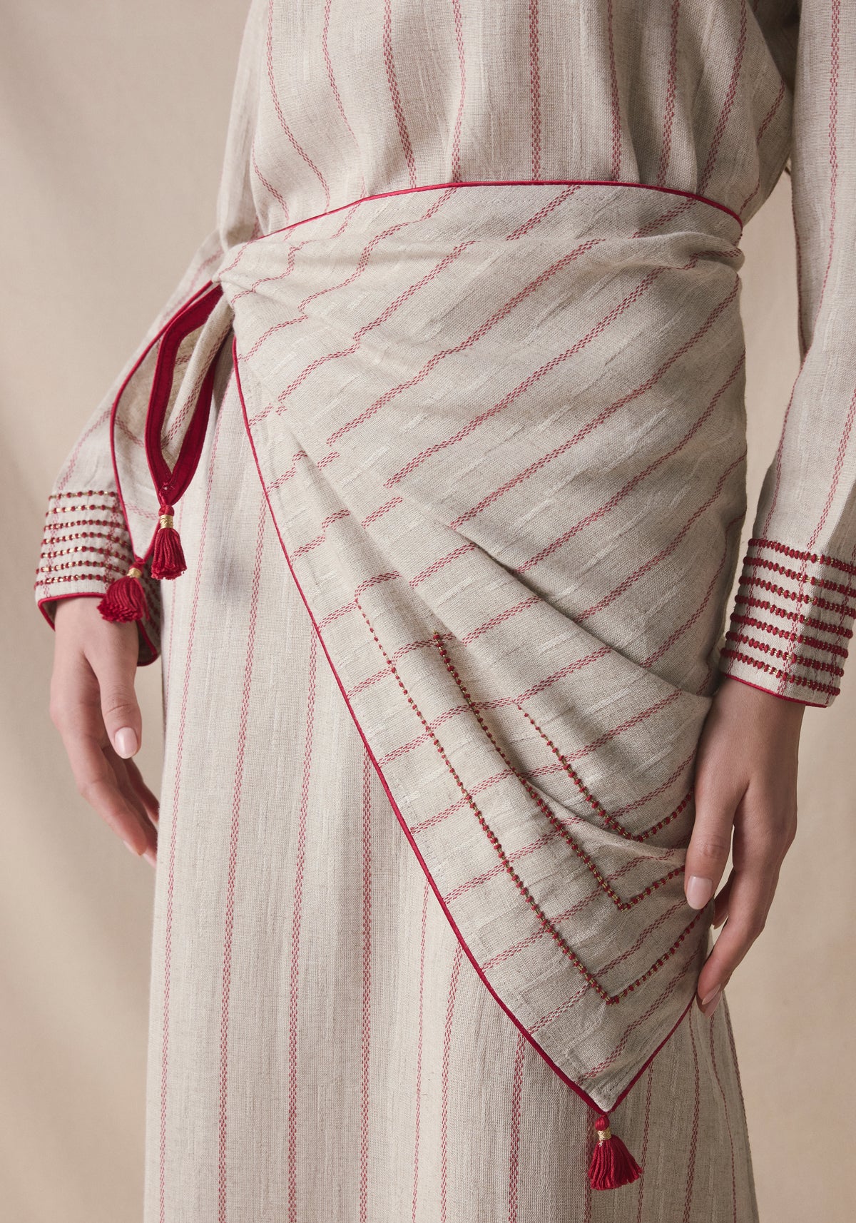 Striped Kaftan with Bandana in red details