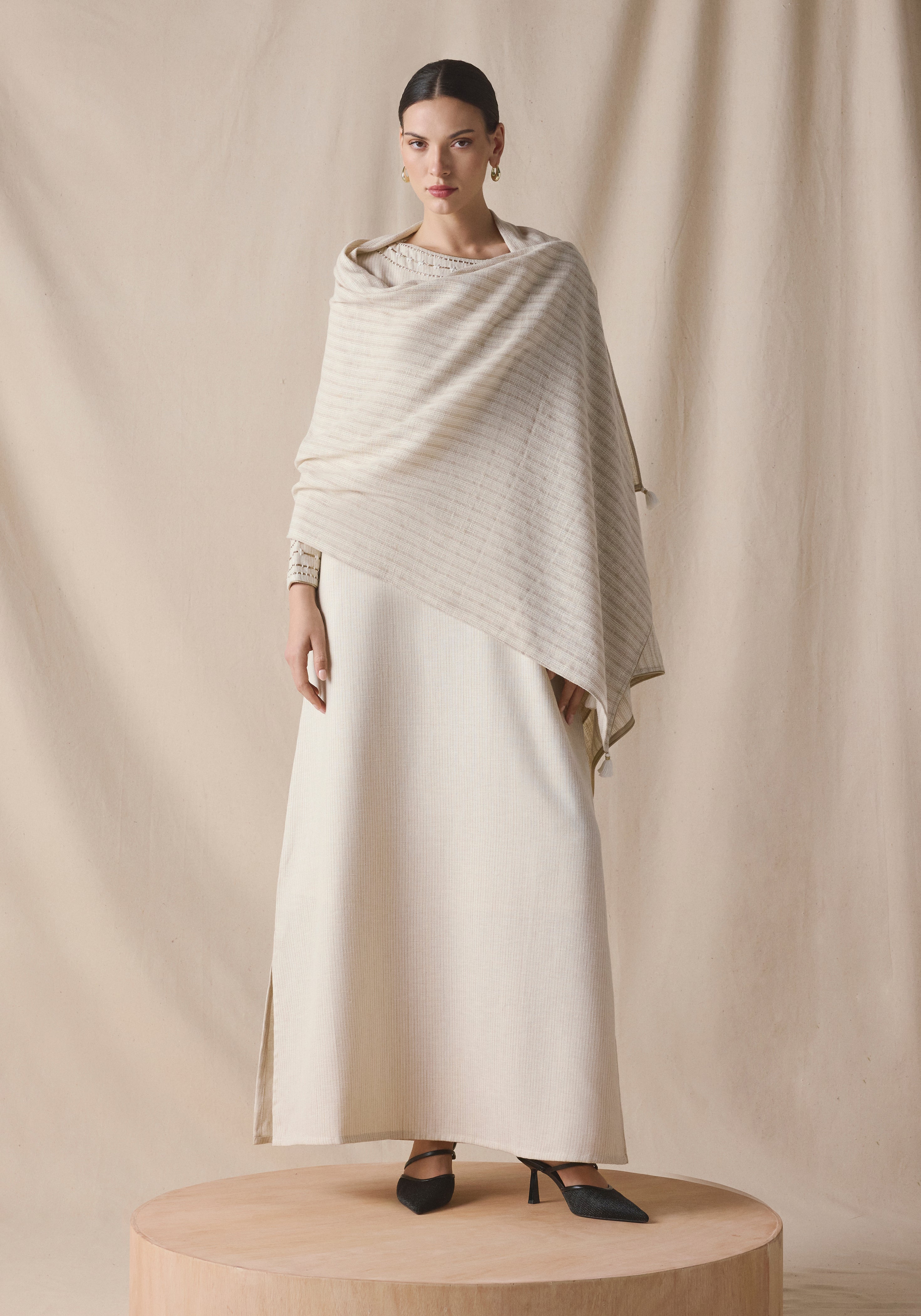 Stone white Kaftan with Shawl